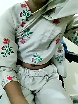 Snapshot of Kumkum_36 chatting on March 11, 2025, 11:01 am Kumkum 36 online show from March 11, 2025, 11:01 am