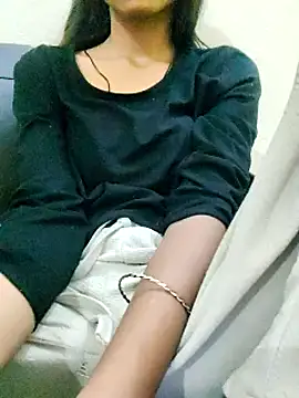 Snapshot of Kumkum_36 chatting on March 22, 2025, 8:18 am Kumkum 36 online show from March 22, 2025, 8:18 am