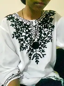 Snapshot of Kumkum_36 chatting on March 18, 2025, 6:28 am Kumkum 36 online show from March 18, 2025, 6:28 am