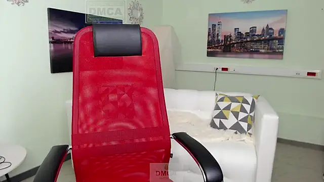 Snapshot of Lily_flower7 chatting on February 12, 2026, 6:13 am Lily flower7 online show from February 12, 2026, 6:13 am