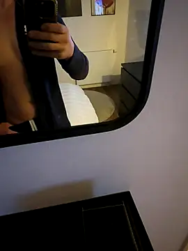 Guitccch online show from October 14, 2025, 9:25 pm