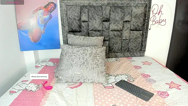 Snapshot of CandyRoxx1_ chatting on December 20, 2025, 5:49 pm CandyRoxx1 online show from December 20, 2025, 5:49 pm