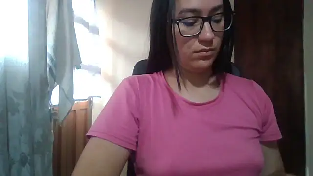Snapshot of brittanycheeks chatting on April 23, 2026, 12:22 pm brittanycheeks online show from April 23, 2026, 12:22 pm