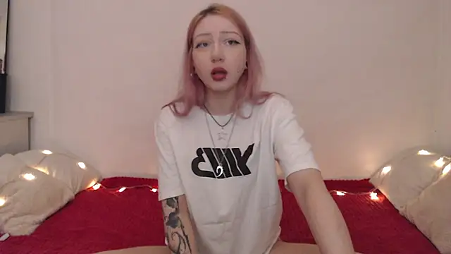Emily hardcore online show from April 22, 2026, 7:53 pm