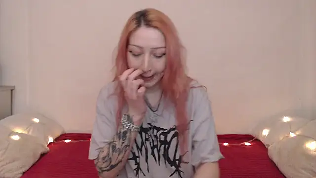 Emily hardcore online show from April 29, 2026, 10:05 pm