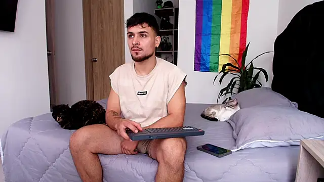 Snapshot of Aron-santoro chatting on June 12, 2026, 2:48 pm Aron-santoro online show from June 12, 2026, 2:48 pm