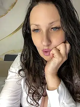 Snapshot of Katie-n chatting on July 30, 2026, 5:34 pm Katie-n online show from July 30, 2026, 5:34 pm