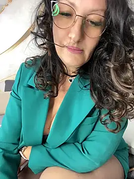 Snapshot of Katie-n chatting on June 17, 2026, 7:19 am Katie-n online show from June 17, 2026, 7:19 am