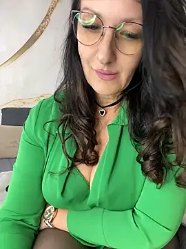 Snapshot of Katie-n chatting on June 18, 2026, 11:37 am Katie-n online show from June 18, 2026, 11:37 am