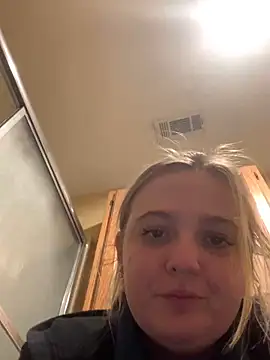 Snapshot of cammy2 chatting on December 8, 2024, 10:36 pm cammy2 online show from December 8, 2024, 10:36 pm