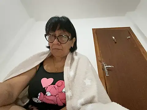 sweeviolet online show from April 23, 2026, 6:42 am
