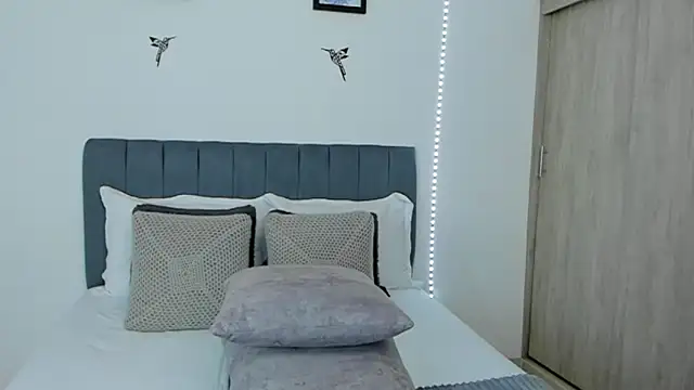 im sarah34 online show from March 1, 2026, 5:51 am