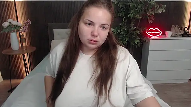Crazyy girl  online show from August 6, 2026, 5:57 am
