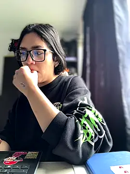 Mila Morgan online show from November 25, 2025, 3:01 pm