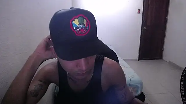 Snapshot of Sxntisaul__ chatting on February 5, 2025, 6:59 pm Sxntisaul online show from February 5, 2025, 6:59 pm