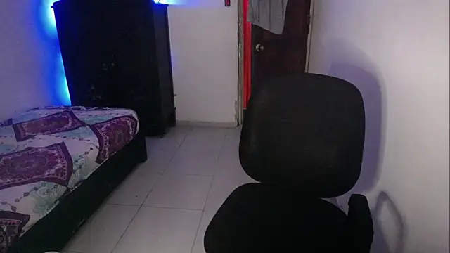 Snapshot of Sxntisaul__ chatting on February 17, 2025, 5:23 pm Sxntisaul online show from February 17, 2025, 5:23 pm