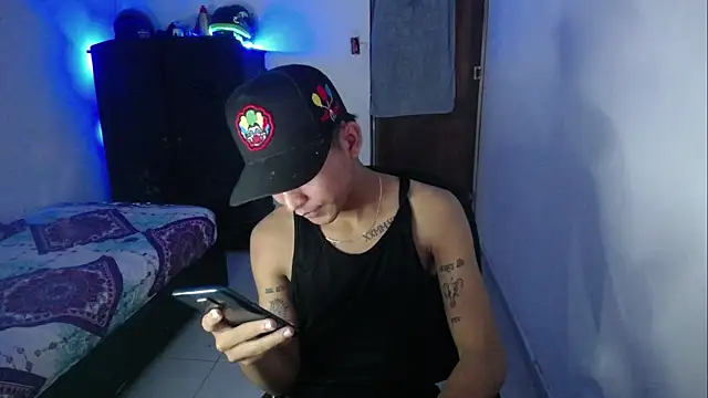 Snapshot of Sxntisaul__ chatting on February 17, 2025, 3:47 am Sxntisaul online show from February 17, 2025, 3:47 am