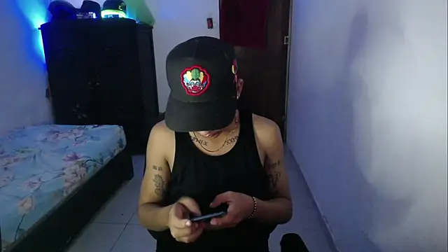 Snapshot of Sxntisaul__ chatting on February 11, 2025, 12:25 pm Sxntisaul online show from February 11, 2025, 12:25 pm