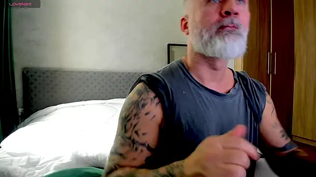 BlowMyXXL online show from March 5, 2025, 11:49 am