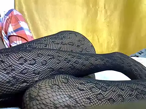 Snapshot of Skinny_m chatting on October 10, 2025, 7:25 pm Skinny m online show from October 10, 2025, 7:25 pm