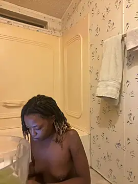 Snapshot of minimama69 chatting on October 7, 2025, 5:41 am minimama69 online show from October 7, 2025, 5:41 am