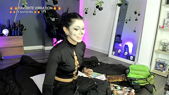 Raven Witch  online show from March 19, 2026, 4:29 pm