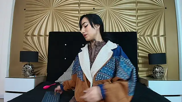 emmily keller19 online show from February 28, 2026, 1:22 pm