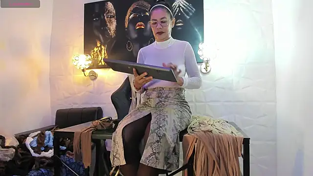 miss lucero1 online show from October 10, 2025, 1:39 am