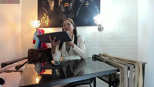 miss lucero1 online show from November 5, 2025, 1:52 am