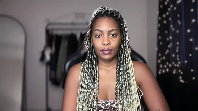 marisilva br online show from December 1, 2025, 4:52 pm