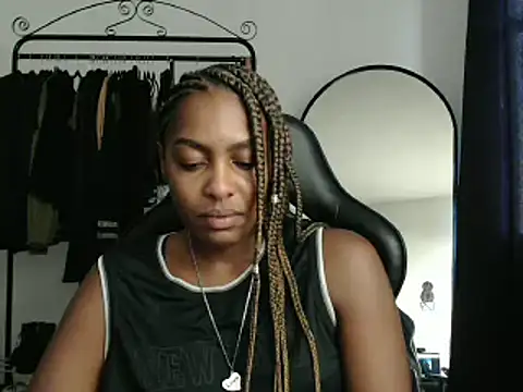 marisilva br online show from February 25, 2025, 1:32 pm
