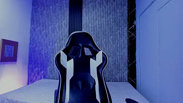 Snapshot of Mike_0233_ chatting on November 25, 2025, 4:46 am Mike 0233 online show from November 25, 2025, 4:46 am