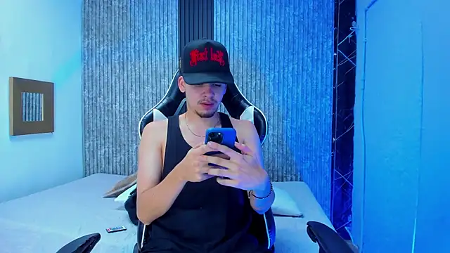 Mike 0233  online show from January 10, 2026, 4:52 am