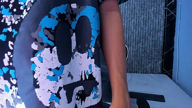 Snapshot of Mike_0233_ chatting on October 17, 2025, 5:33 am Mike 0233 online show from October 17, 2025, 5:33 am