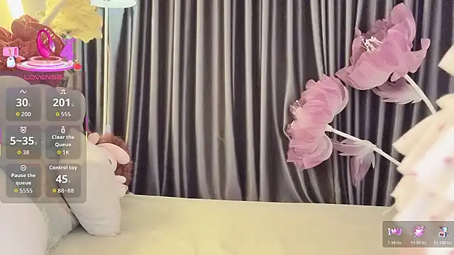 Snapshot of Nacy-Moonlight chatting on October 26, 2025, 4:29 pm Nacy-Moonlight online show from October 26, 2025, 4:29 pm