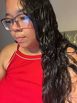 Snapshot of XMara chatting on August 5, 2026, 11:21 pm XMara online show from August 5, 2026, 11:21 pm