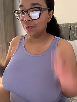 Snapshot of XMara chatting on February 9, 2026, 5:33 pm XMara online show from February 9, 2026, 5:33 pm