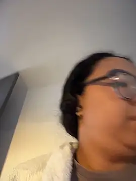 Snapshot of XMara chatting on March 3, 2026, 4:03 pm XMara online show from March 3, 2026, 4:03 pm