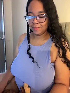 Snapshot of XMara chatting on June 2, 2026, 2:28 pm XMara online show from June 2, 2026, 2:28 pm