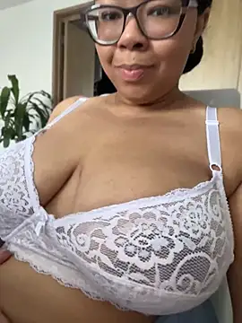Snapshot of XMara chatting on July 31, 2026, 10:07 pm XMara online show from July 31, 2026, 10:07 pm