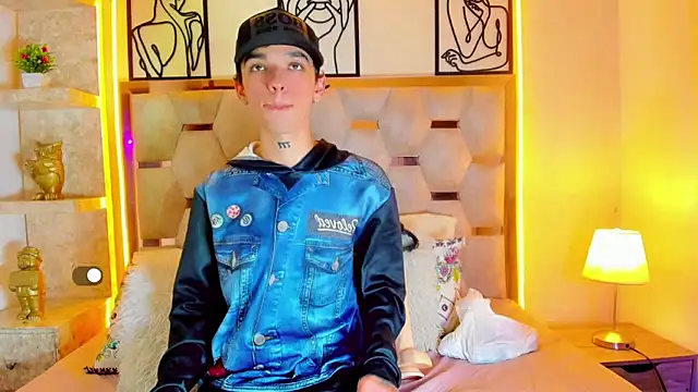 SexyJuliii21 online show from October 27, 2025, 5:41 am