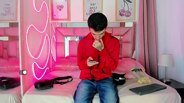 SexyJuliii21 online show from October 11, 2025, 10:22 pm