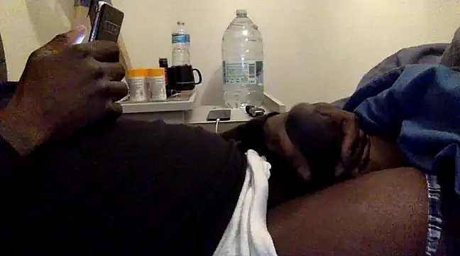 Snapshot of bigblackdick8inc chatting on February 8, 2025, 11:34 pm bigblackdick8inc online show from February 8, 2025, 11:34 pm