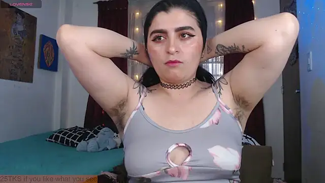 Snapshot of Marci_owo chatting on December 4, 2025, 10:31 pm Marci owo online show from December 4, 2025, 10:31 pm