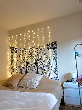 Nikiita-28 online show from November 18, 2025, 3:37 pm