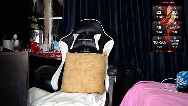 Snapshot of the_dog_lian chatting on February 7, 2026, 12:07 am the dog lian online show from February 7, 2026, 12:07 am