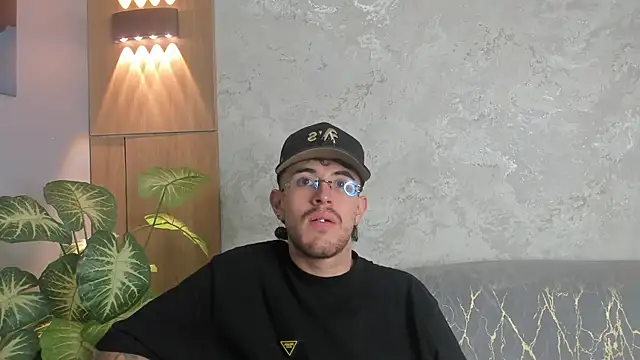 Snapshot of CodyWalkerR chatting on June 11, 2026, 5:32 pm CodyWalkerR online show from June 11, 2026, 5:32 pm