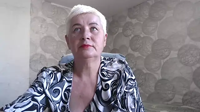 NicoleOlla online show from October 17, 2025, 9:23 am