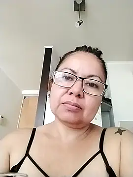 Miss shannon online show from December 16, 2025, 6:12 pm