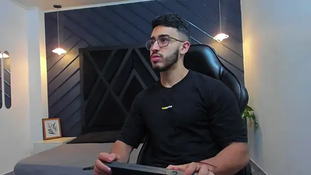 Liam Kleiin online show from October 17, 2025, 11:23 am